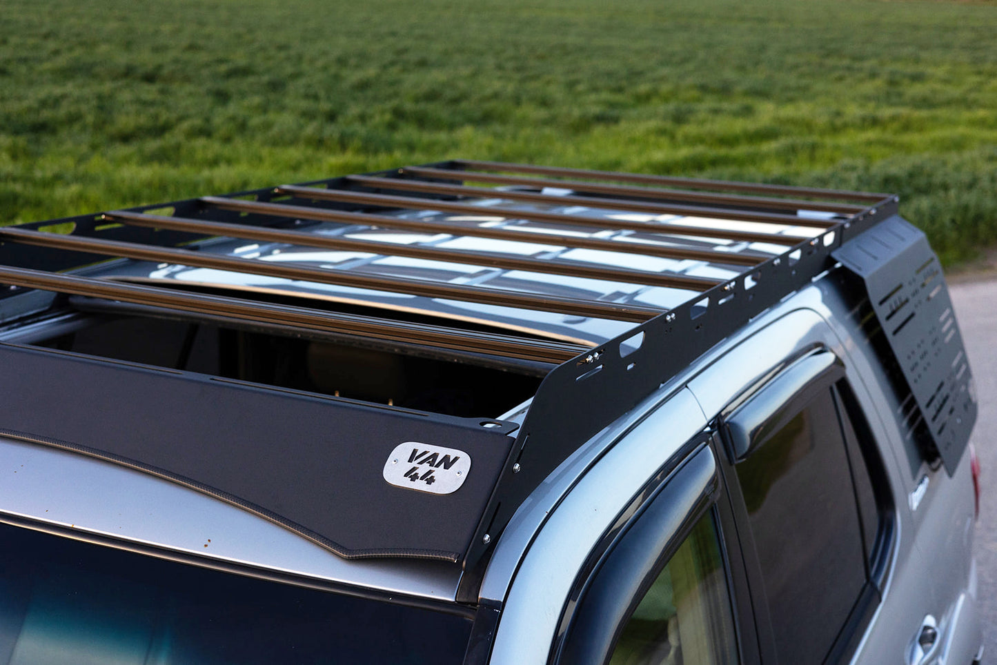 2000-2007 Toyota Sequoia Roof Rack & Panel Combo