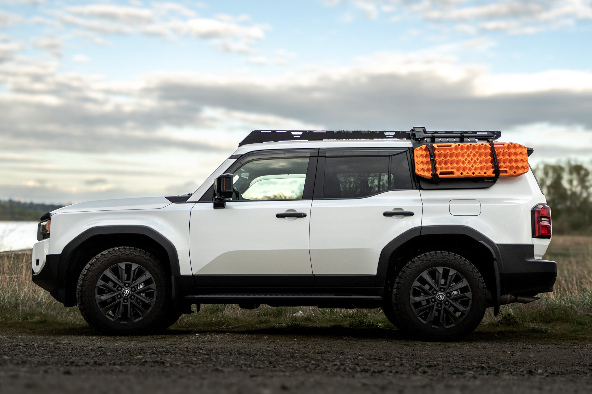 van44-lc250-roofrack-1.jpg?v=